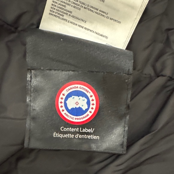 Canada Goose Women's Black Ski Jacket - Picture 4 of 5